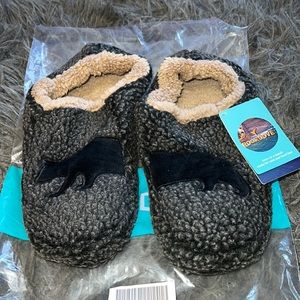 RockDove men's slippers , NWT, size large 9.5-10.5